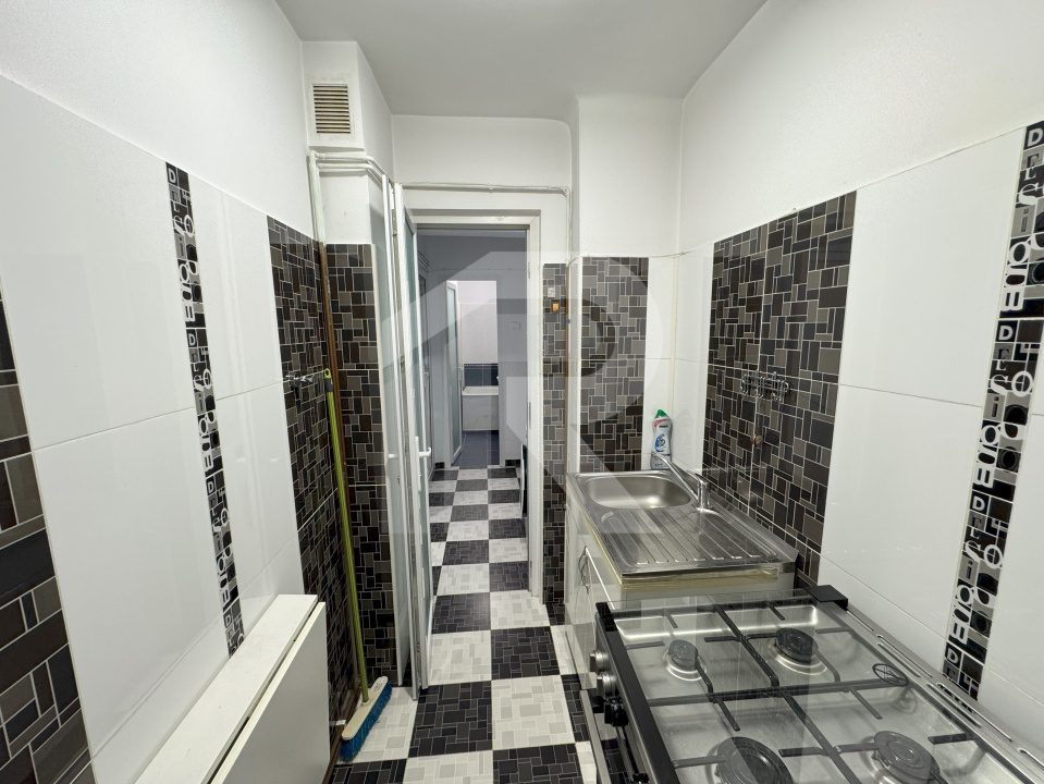 apartament 3 camere, parter, Plopeni, langa padure
