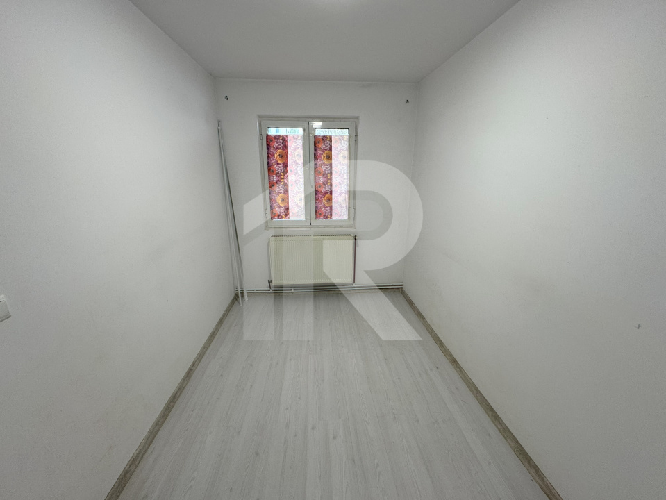 apartament 3 camere, parter, Plopeni, langa padure