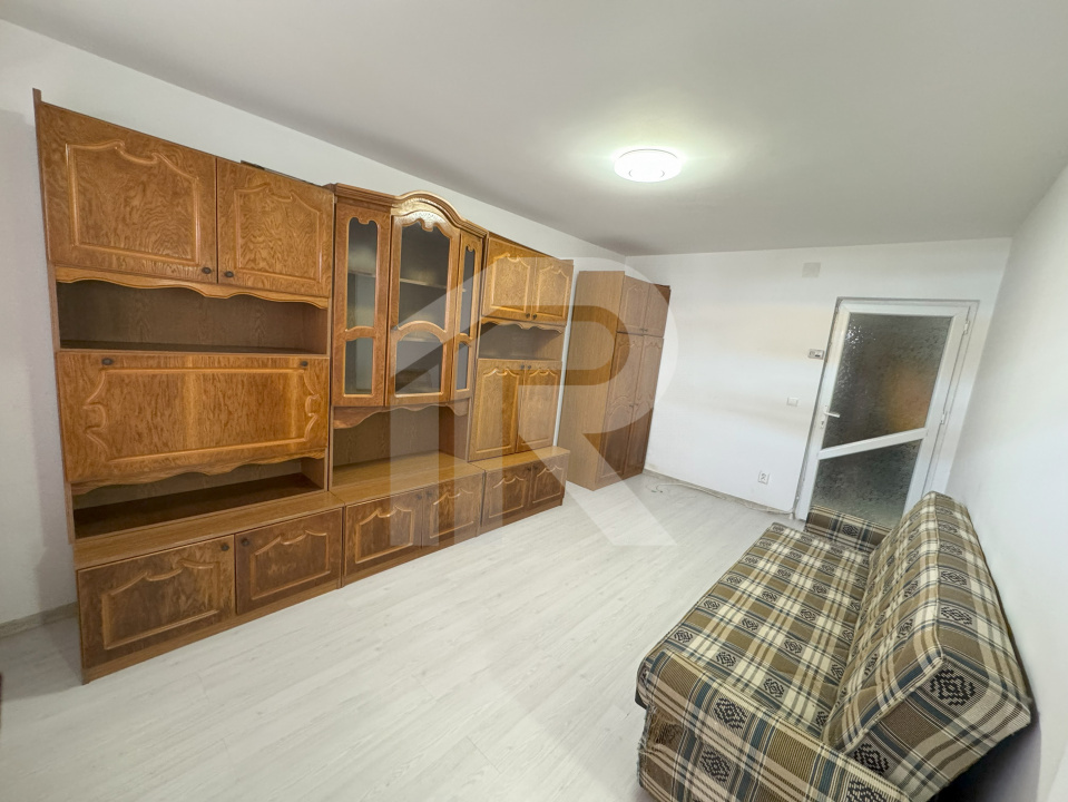 apartament 3 camere, parter, Plopeni, langa padure