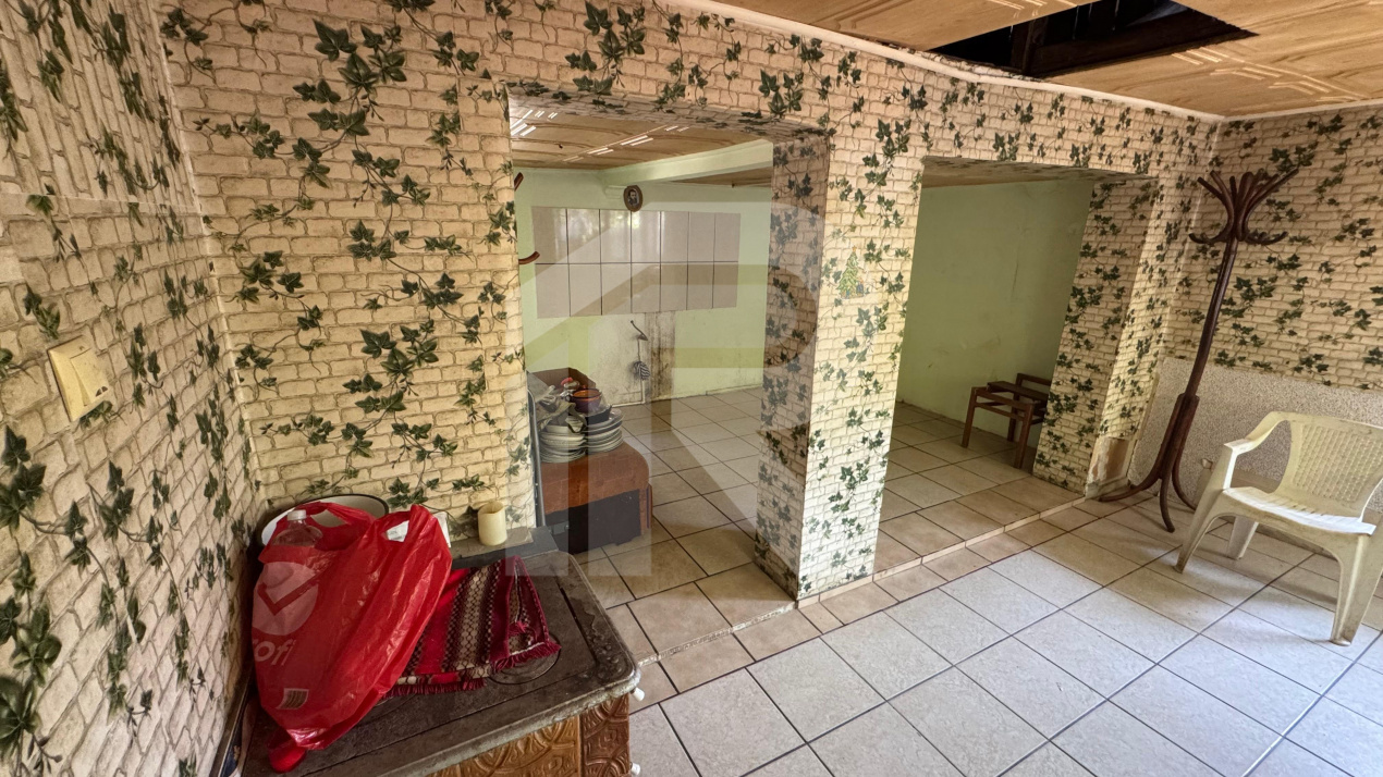 langa Primaria Gorgota, casa locuibila cu teren generos