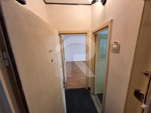 2 camere, etaj intermediar, ultracentral, ideal ce vrei...